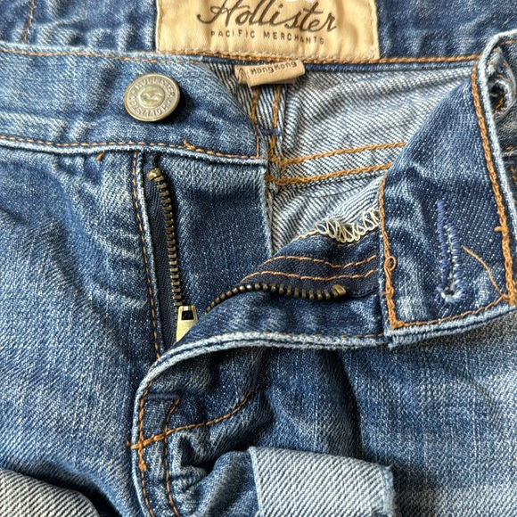 Hollister pacific merchants jean shorts used it good condition, size 0. - Picture 2 of 10